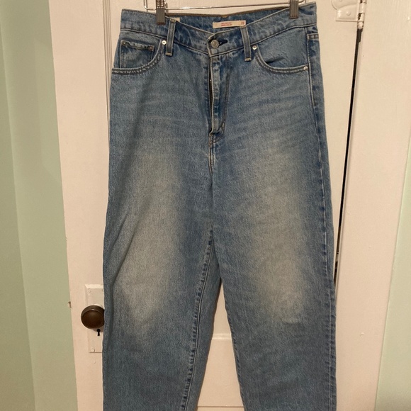 Levi Balloon Leg Jeans - Medium Wash - Size 29 - Picture 1 of 4